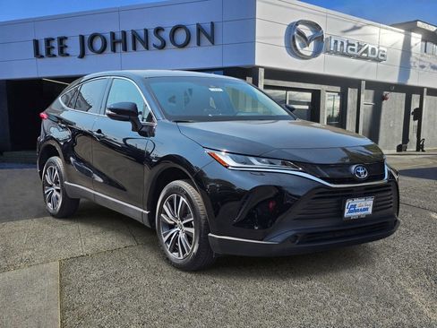 Used 2023 Toyota Venza LE AWD/4WD image 7