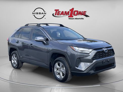 Used 2023 Toyota RAV4 XLE image 1