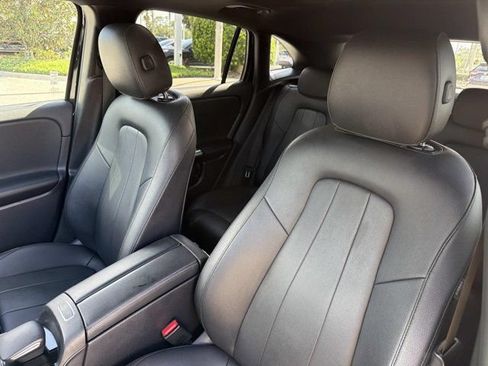Used 2023 Mercedes-Benz GLA 250 w/ Premium Package image 10