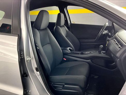 Used 2022 Honda HR-V Sport image 9