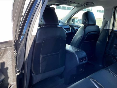 Used 2024 GMC Terrain SLT image 12