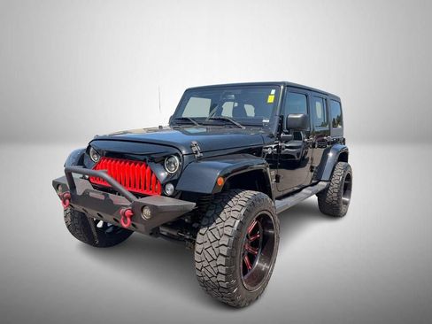 Used 2017 Jeep Wrangler Unlimited Sahara AWD/4WD image 2