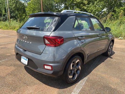 Certified 2026 Hyundai Venue SEL FWD image 4