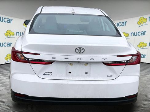 Used 2025 Toyota Camry LE image 3