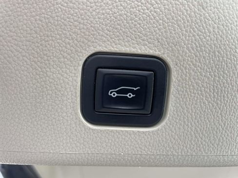 Used 2012 Cadillac SRX Luxury AWD/4WD image 13