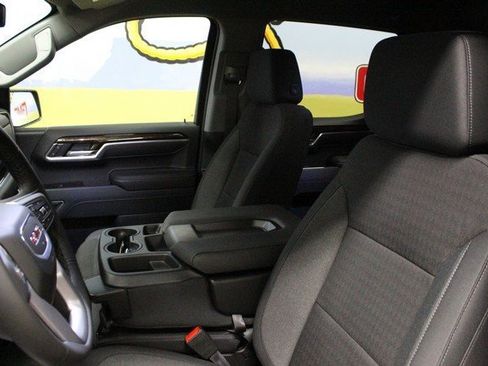 New 2026 GMC Sierra 1500 Elevation image 18