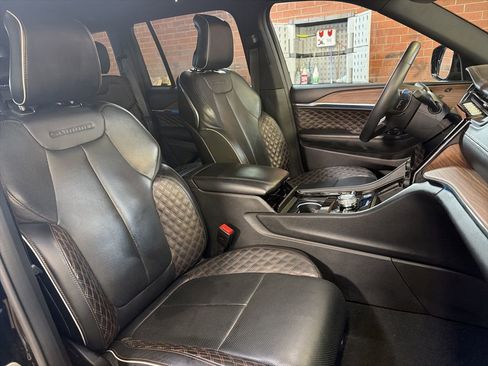 Used 2025 Jeep Grand Cherokee Summit AWD/4WD image 21