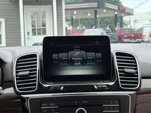 Used 2017 Mercedes-Benz GLE 350 4MATIC w/ Premium 1 Package image 19