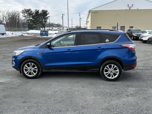 Used 2017 Ford Escape SE w/ Equipment Group 201A image 5