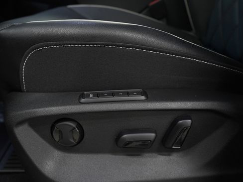 Used 2024 Volkswagen Atlas Cross Sport SEL Premium R-Line image 24