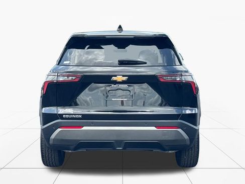 Used 2026 Chevrolet Equinox LT w/ Convenience Package II FWD image 4
