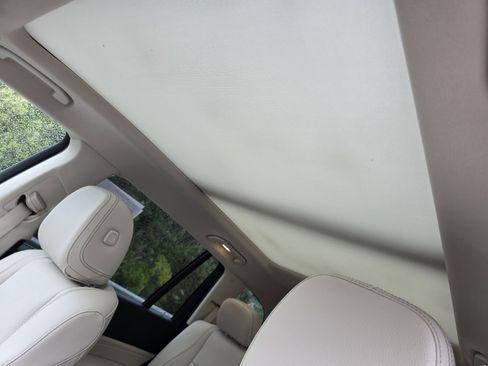 Used 2024 Mercedes-Benz GLS 450 4MATIC image 13