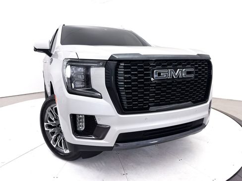 Used 2023 GMC Yukon Denali Ultimate w/ LPO, Floor Liner Package AWD/4WD image 9