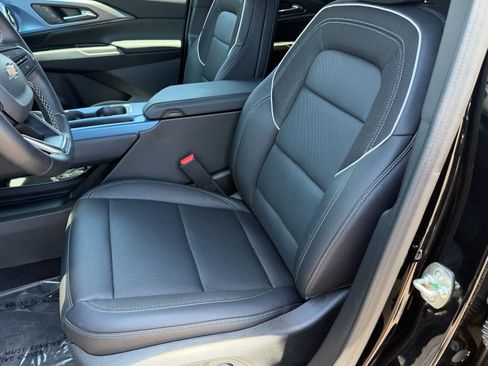 Used 2026 Chevrolet Equinox EV LT w/ Convenience Package II AWD/4WD image 19
