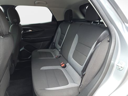 Used 2025 Chevrolet TrailBlazer LT AWD/4WD image 11