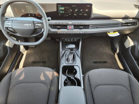 New 2026 Kia K4 FWD image 18
