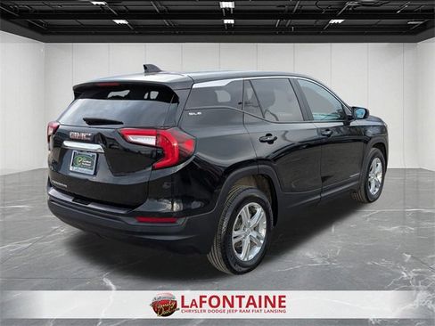 Used 2024 GMC Terrain SLE image 5