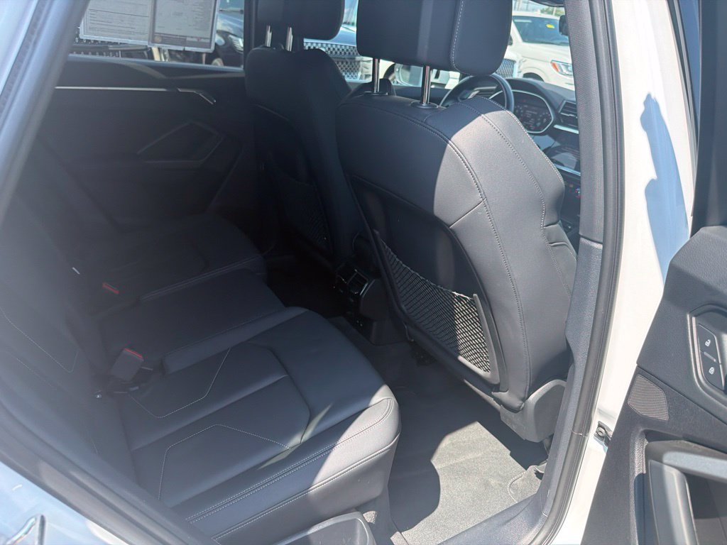 Used 2024 Audi Q3 2.0T Premium w/ Convenience Package AWD/4WD image 17