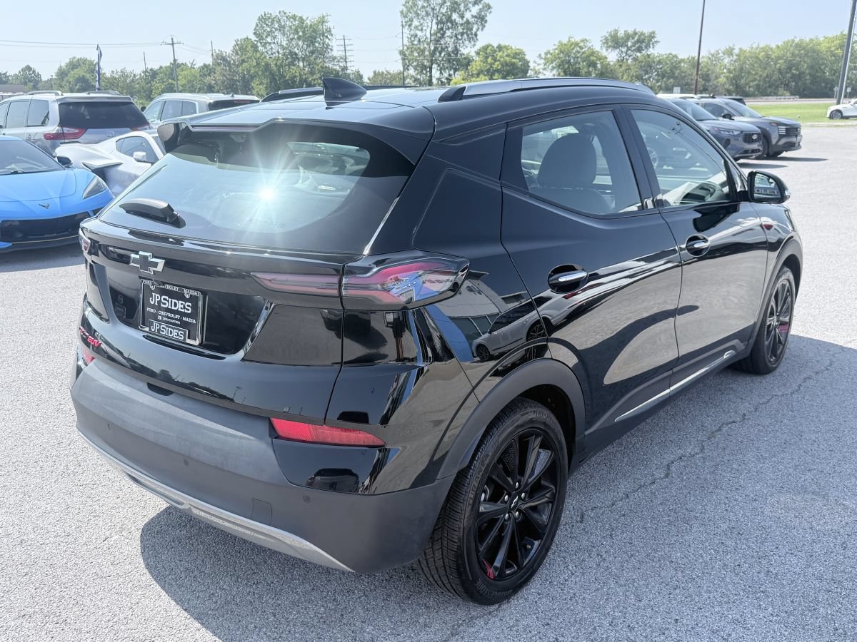 Used 2023 Chevrolet Bolt EUV Premier w/ Sun & Sound Package FWD image 7