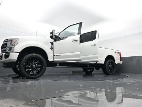 Used 2022 Ford F250 Platinum w/ FX4 Off-Road Package AWD/4WD image 35