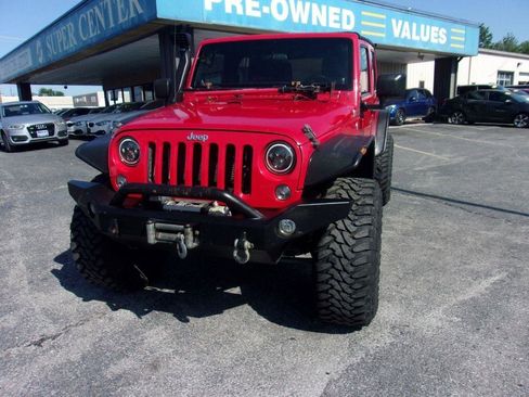 Used 2014 Jeep Wrangler Unlimited Sport w/ Connectivity Group AWD/4WD image 3