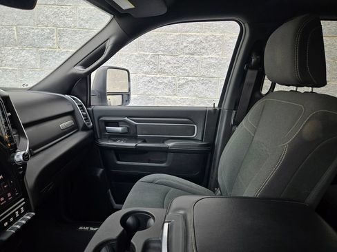 Used 2025 RAM 2500 Big Horn AWD/4WD image 36