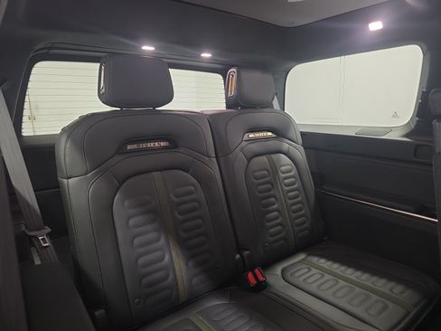 Used 2024 Rivian R1S Adventure AWD/4WD image 25