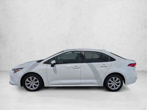 Used 2025 Toyota Corolla LE FWD image 8