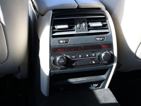 Used 2014 BMW 750Li xDrive image 28