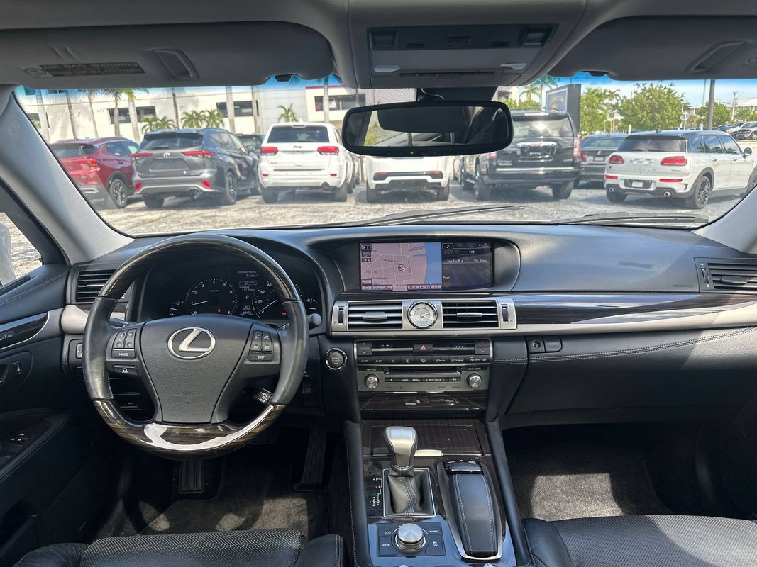 Used 2014 Lexus LS 460 w/ Comfort Package RWD image 26