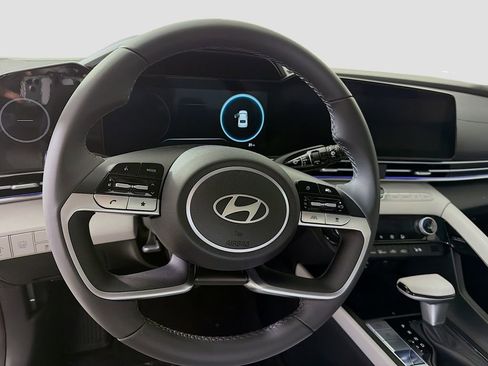 New 2025 Hyundai Elantra Limited image 13