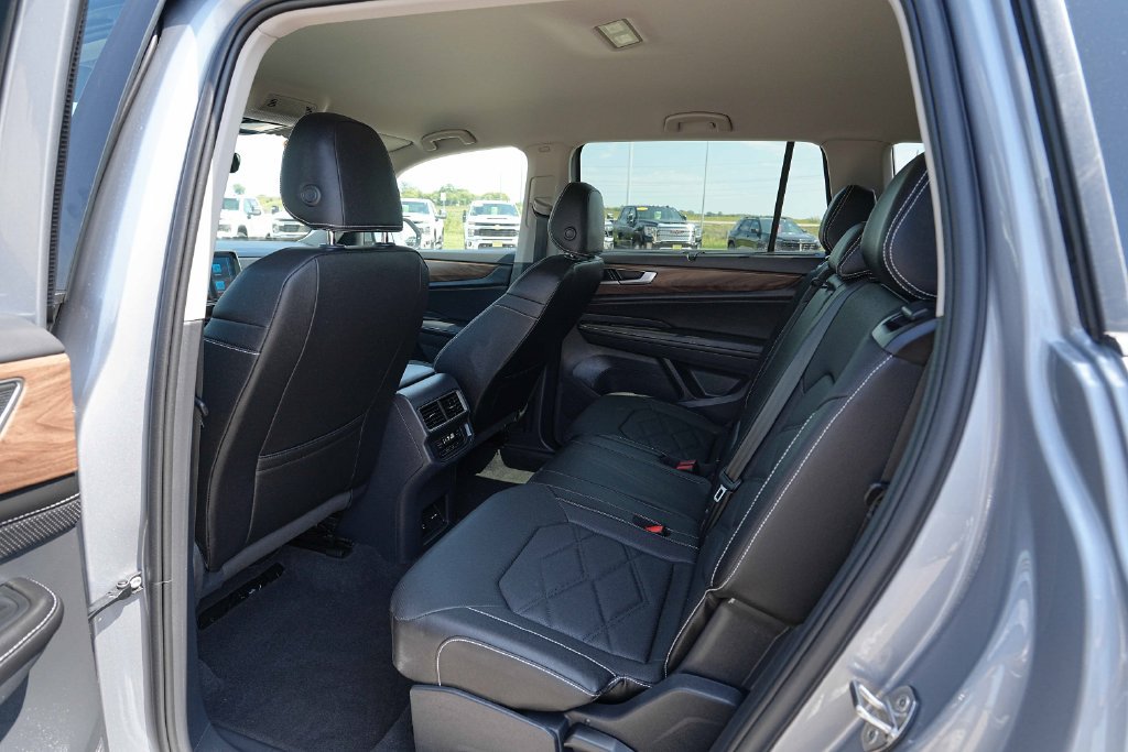 Used 2026 Volkswagen Atlas SE AWD/4WD image 19