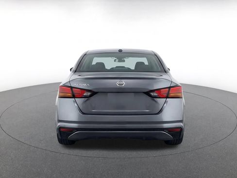 Used 2025 Nissan Altima 2.5 SV FWD image 8