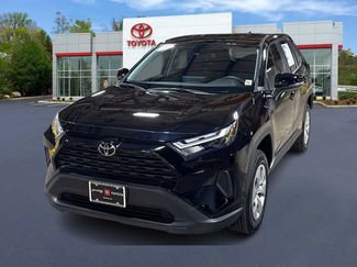 Used 2024 Toyota RAV4 LE AWD/4WD video 1