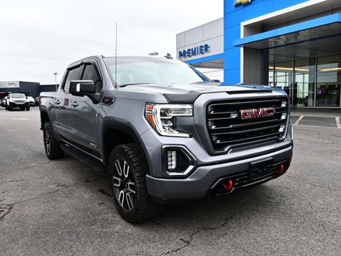 Used 2022 GMC Sierra 1500 AT4 w/ AT4 Preferred Package AWD/4WD image 2