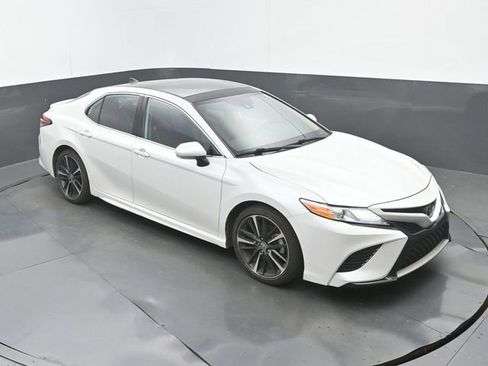 Used 2020 Toyota Camry XSE image 13
