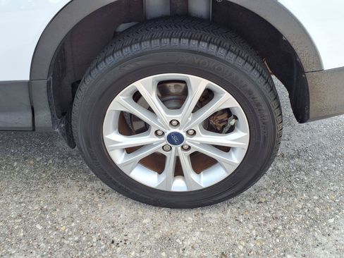 Used 2017 Ford Escape SE FWD image 26