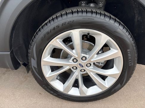 Used 2024 Ford Explorer Platinum w/ Technology Package image 13