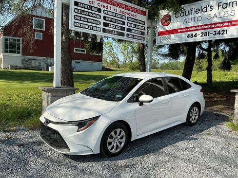 Used 2022 Toyota Corolla LE FWD image 1