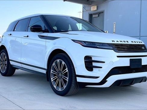 Used 2026 Land Rover Range Rover Evoque Dynamic SE AWD/4WD image 3