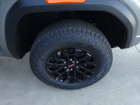 New 2026 GMC Canyon Elevation w/ Convenience Package RWD image 10