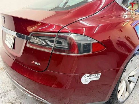 Used 2012 Tesla Model S Signature Performance RWD image 12