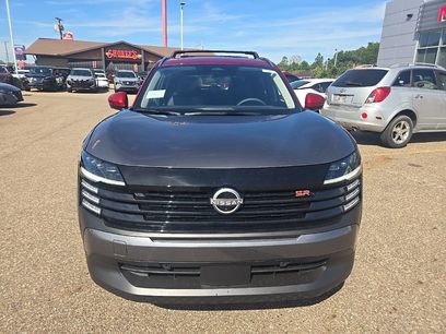 New 2026 Nissan Kicks SR w/ Cold Weather Package