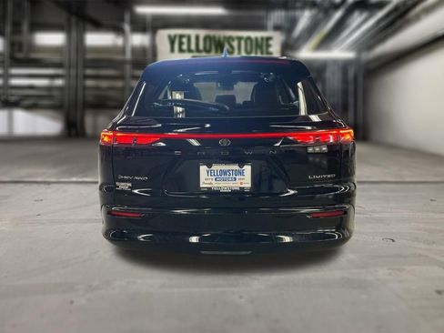 Used 2025 Toyota Crown Signia image 37