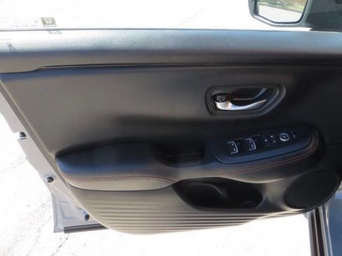 Used 2025 Honda HR-V Sport image 18