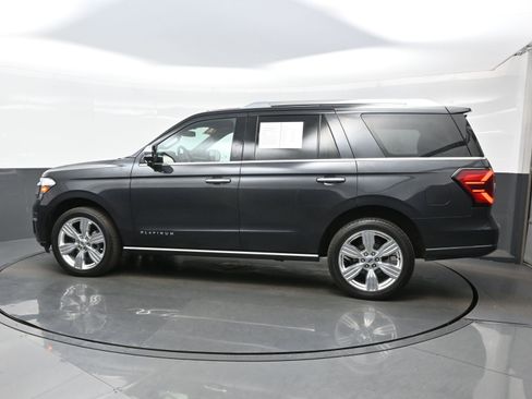 Used 2023 Ford Expedition Platinum image 3