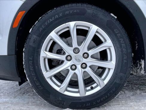 Used 2019 Cadillac XT4 Luxury w/ Cold Weather Package image 8