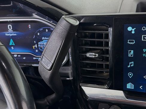 Used 2024 Chevrolet Silverado 2500 LT image 30