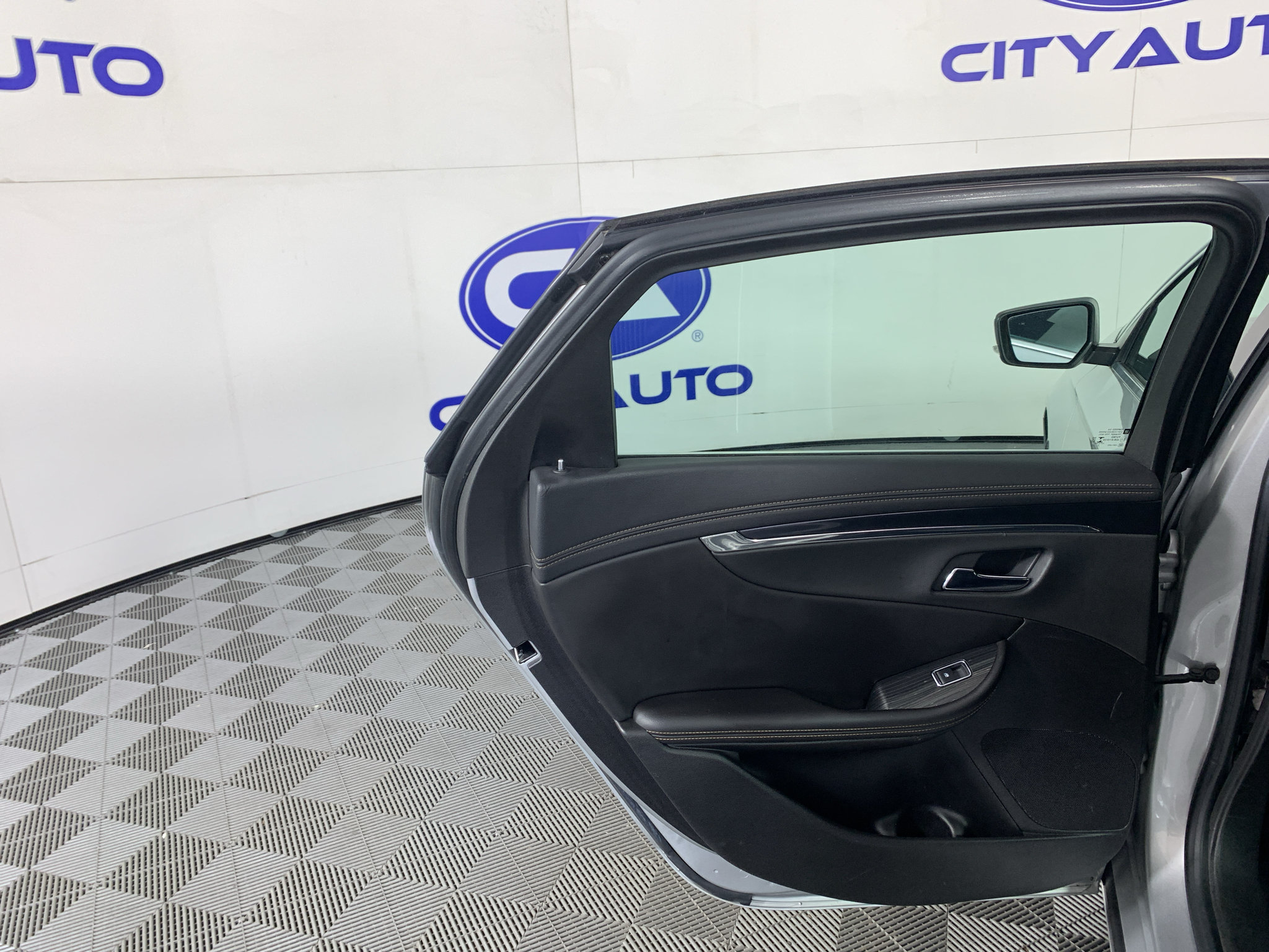Used 2020 Chevrolet Impala Premier FWD image 27