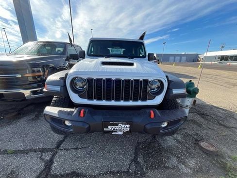 Used 2026 Jeep Gladiator Mojave AWD/4WD image 2